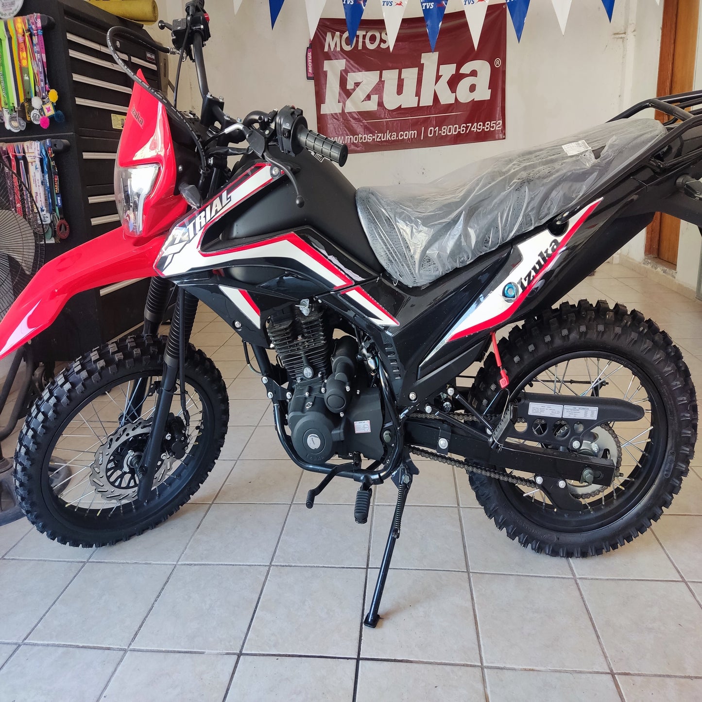 IZUKA X-TRAIL 200